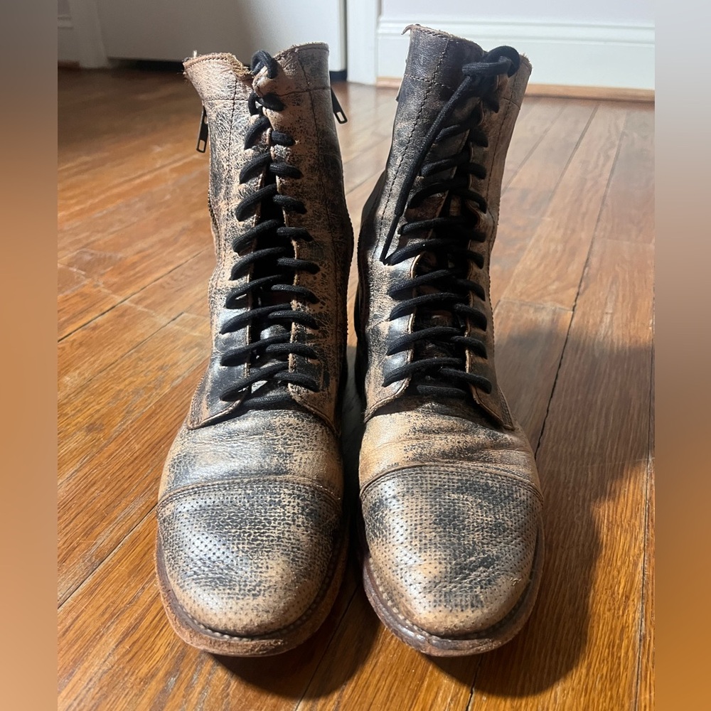 Extremely comfortable Bed|Stu Bed Stu lace-up distressed boots